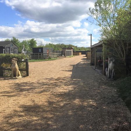 Willow Court Farm The Lodge & Petting Farm, 8 Mins From Legoland & Windsor, 15 Mins From Lapland Uk Экстерьер фото