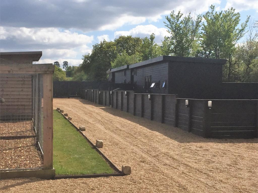 Willow Court Farm The Lodge & Petting Farm, 8 Mins From Legoland & Windsor, 15 Mins From Lapland Uk Экстерьер фото
